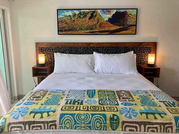 Kona Tiki Hotel — Guest room