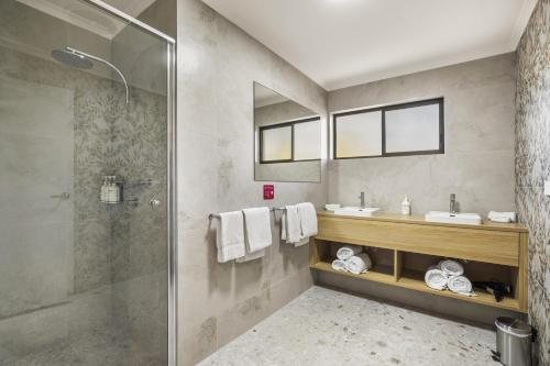 Kondari Resort — Bathroom