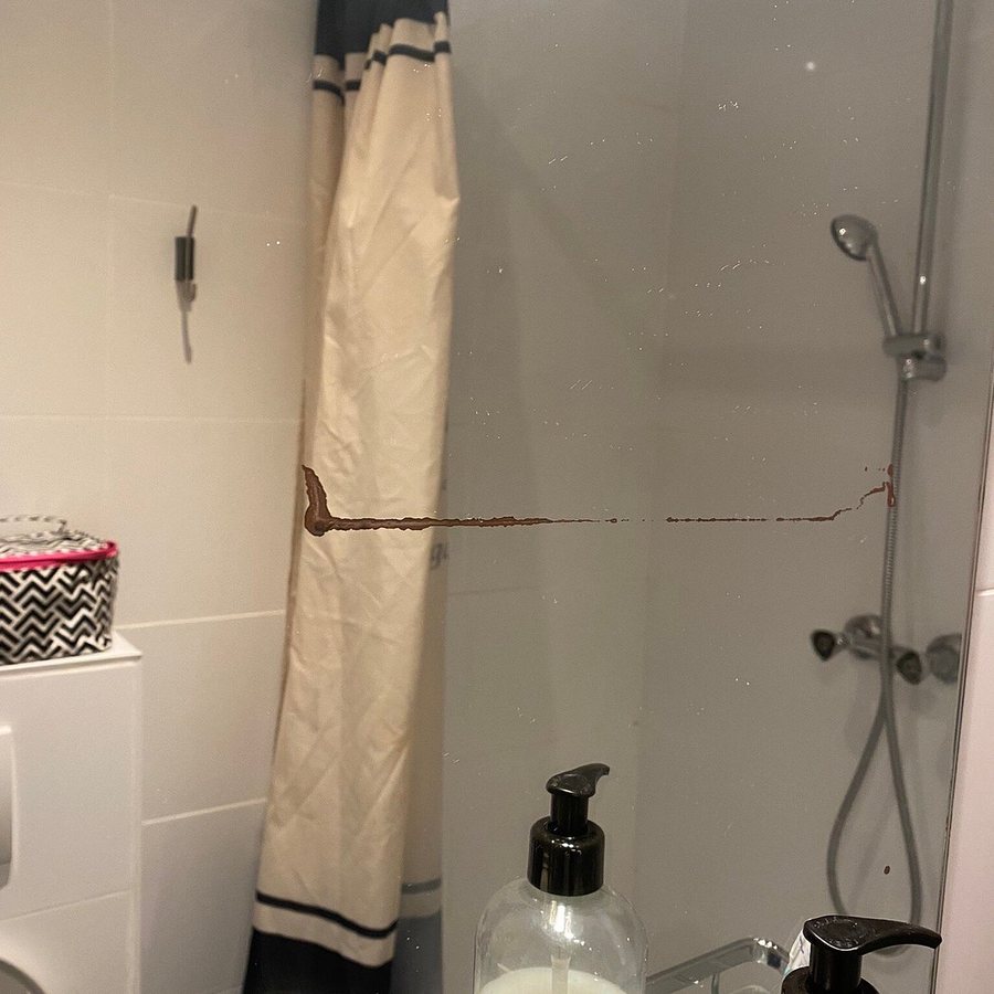 Kooyk Hotel — Bathroom