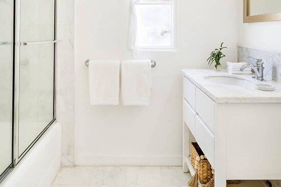 Korakia Pensione — Bathroom