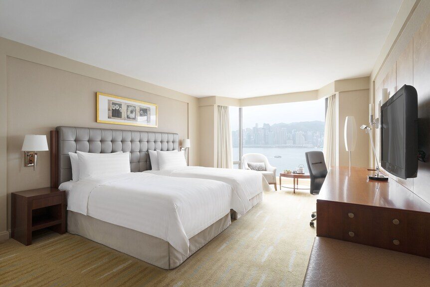 Kowloon Shangri La Hong Kong — Guest room