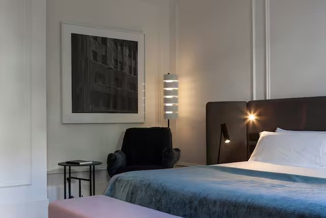 Kozmo Hotel Suites Spa Budapest Central Hungary — Guest room