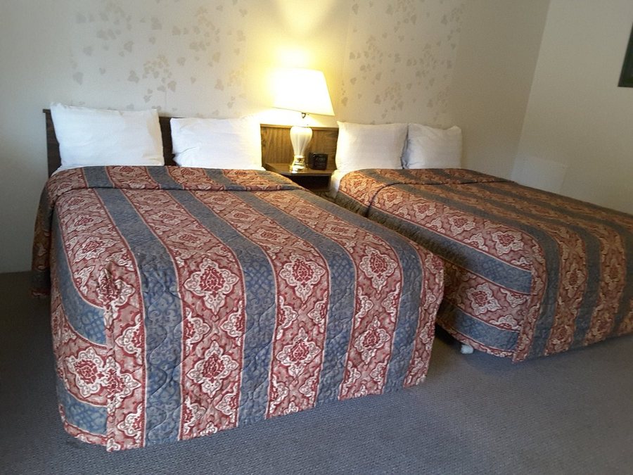 Kumsheen Rafting Resort — Guest room