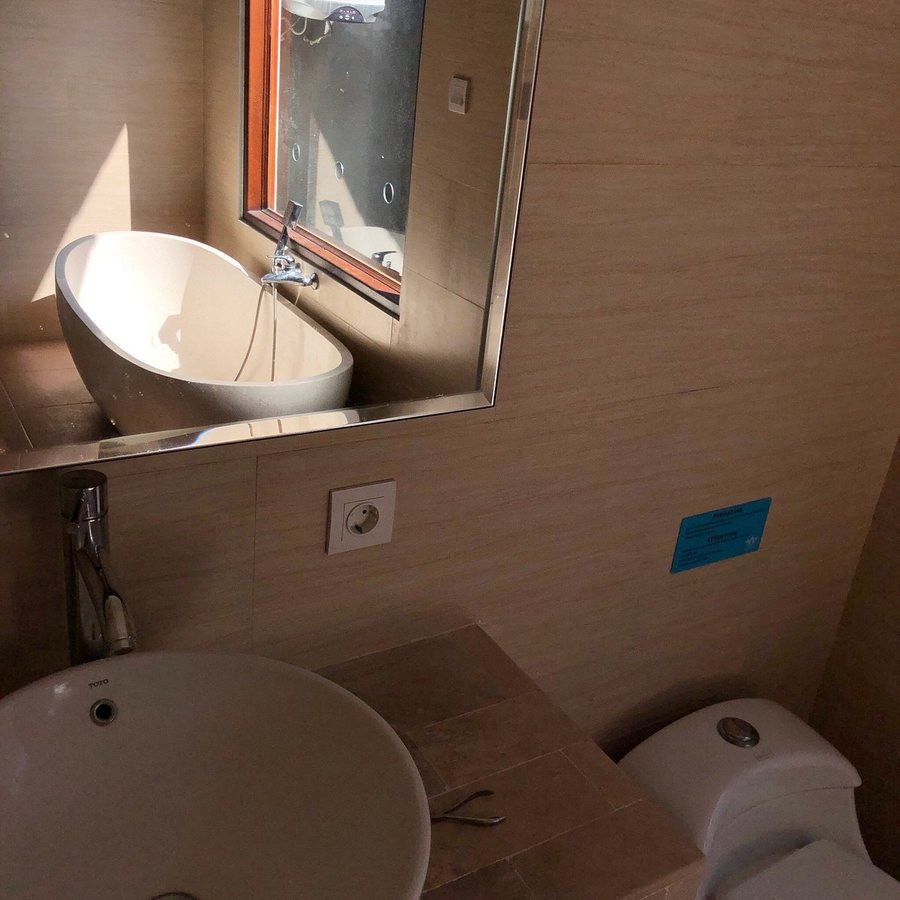 Kupu Kupu Jimbaran — Bathroom