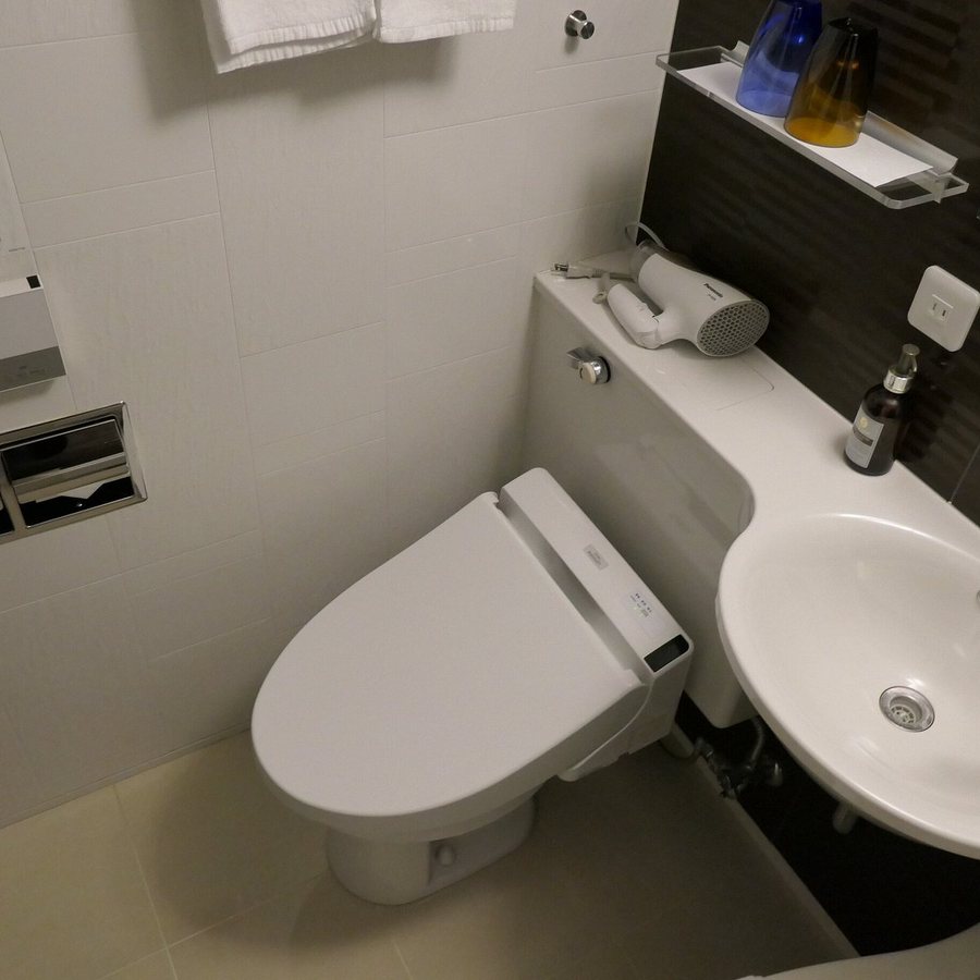 Kyoto Tower Hotel — Bathroom