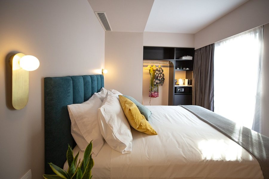 L Avventura Athens — Guest room
