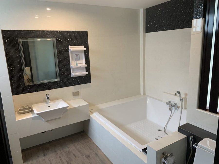 L Esprit de Naiyang Resort — Bathroom