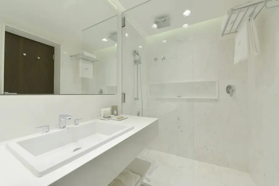 L Hotel PortoBay Sao Paulo — Bathroom