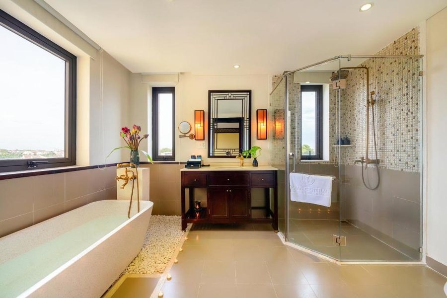 La An Central Boutique Villa Spa — Bathroom