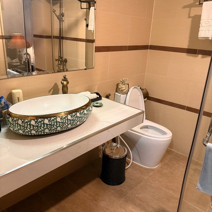 La An Old Town Hotel — Bathroom