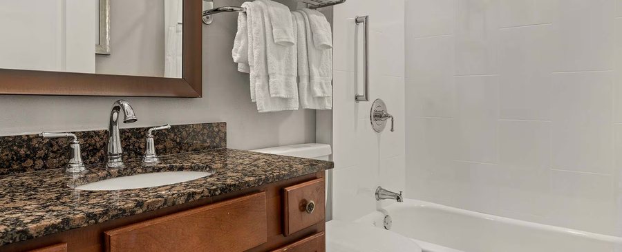 La Belle Esplanade — Bathroom