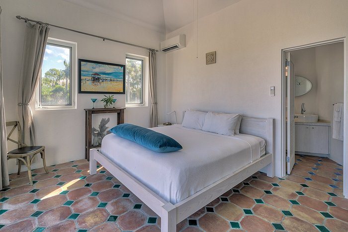 La Bougainvillea — Guest room