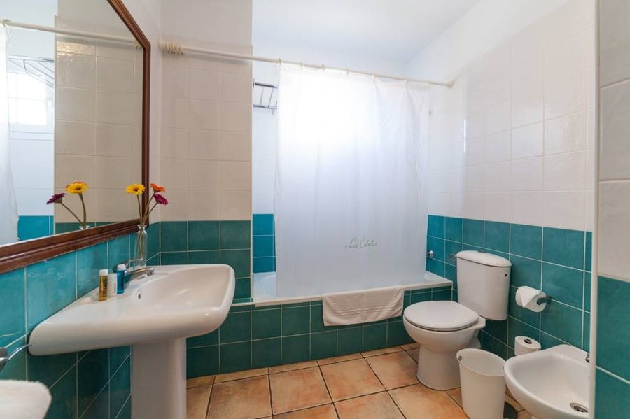 La Caleta — Bathroom