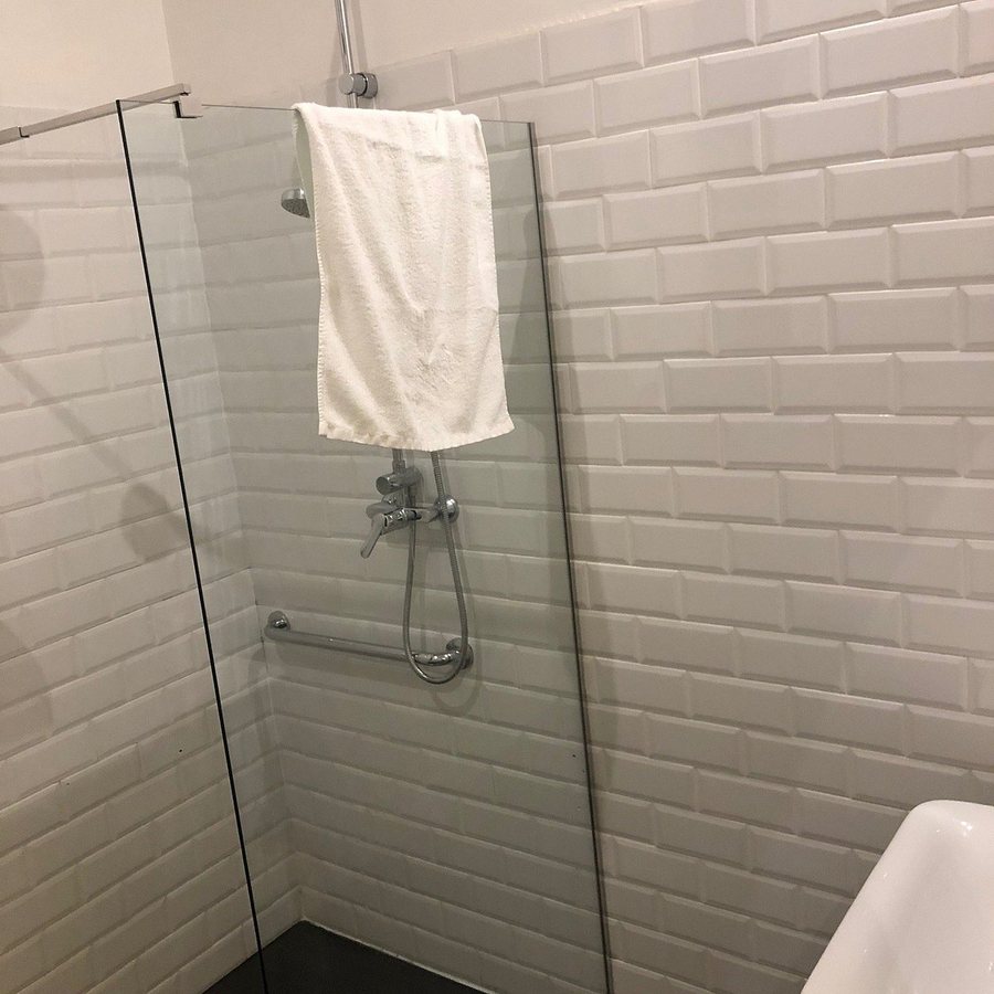 La Casa De Antonio Petit Hotel Barcelona Catalonia — Bathroom