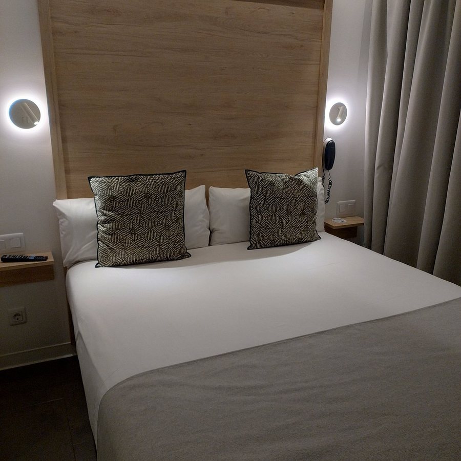 La Casa de Les Lletres Barcelona Catalonia — Guest room