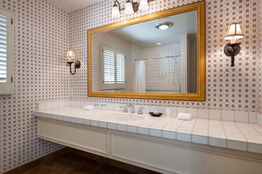 La Casa del Zorro Resort Spa — Bathroom