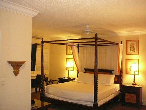 La Casa Hotel — Guest room