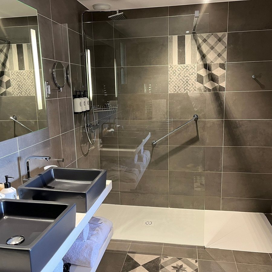 La Citadelle — Bathroom