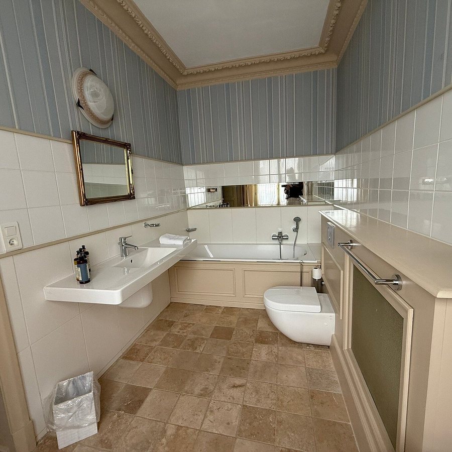 La Closerie De Sarlat — Bathroom