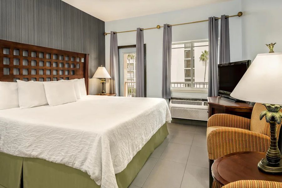 La Copa Inn Beach Hotel — Guest room