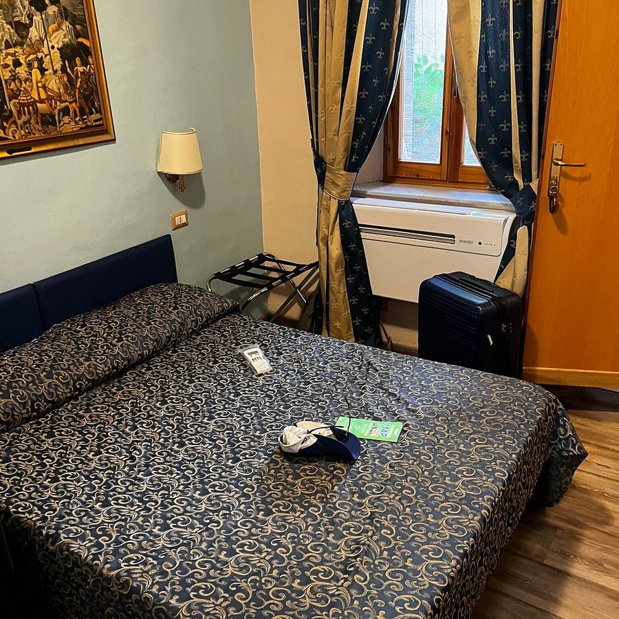 La Croce d Oro Santa Croce Suite Apartments — Guest room