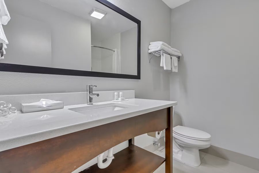 La Dolce Vita Villas — Bathroom