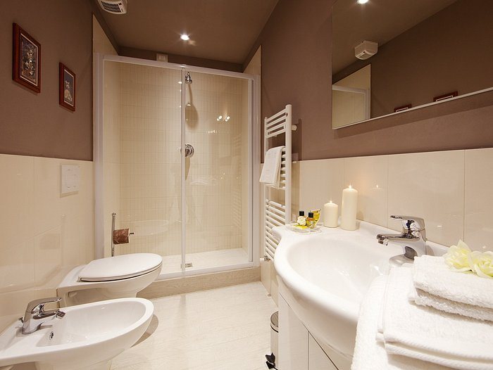 La Farina Apartments — Bathroom
