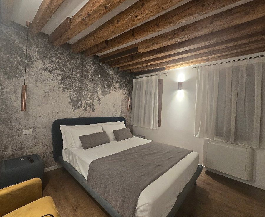 La Finestra Sulle Beccarie — Guest room