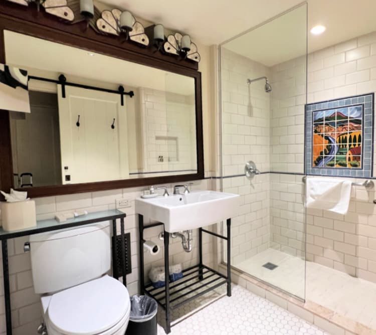 La Fonda on the Plaza Santa Fe New Mexico — Bathroom