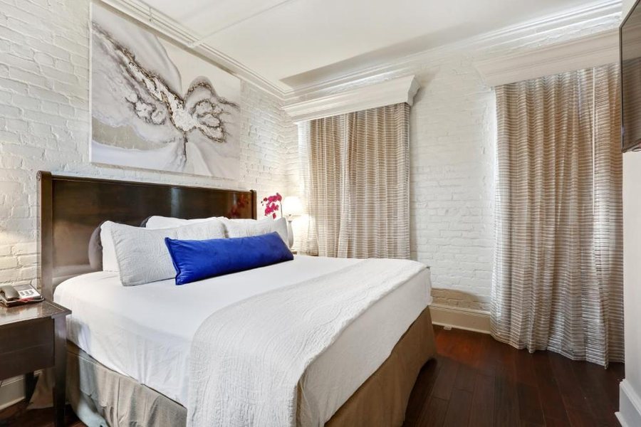 La Galerie French Quarter Hotel — Guest room