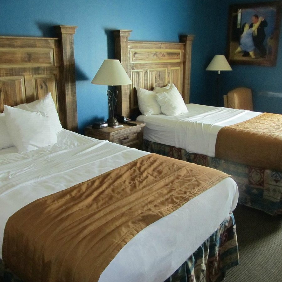 La Hacienda Inn Alamodome Riverwalk — Guest room
