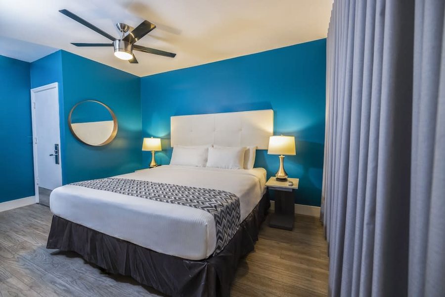 La Havana Colonial Miami Florida — Guest room