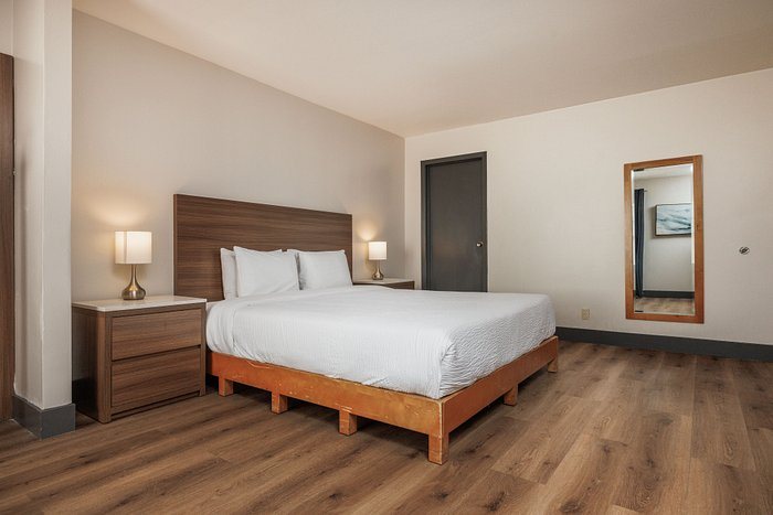 La Luna Inn an Ascend Collection Hotel — Guest room