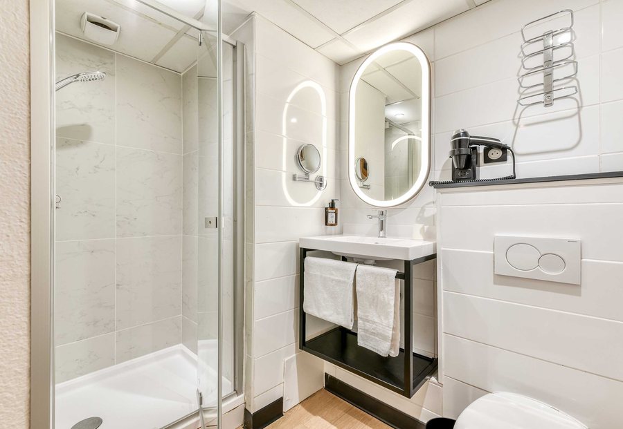 La Maison de Verotte — Bathroom