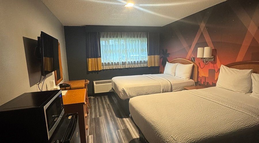 La Mirage Inn Los Angeles California — Guest room