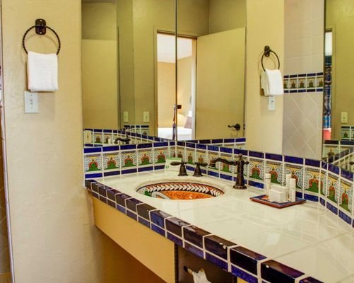La Posada Lodge and Casitas Ascend Collection Hotel — Bathroom