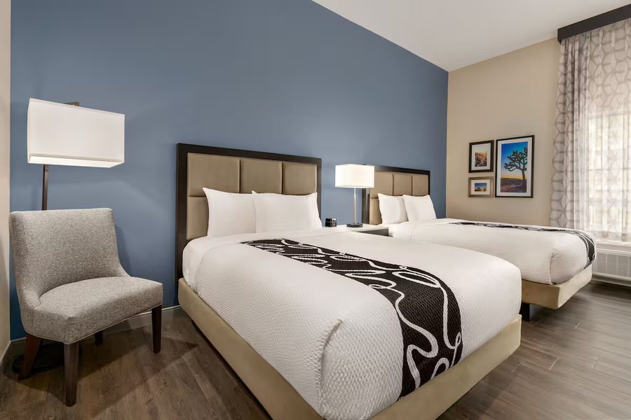 La Quinta by Wyndham Berkeley — Guest room