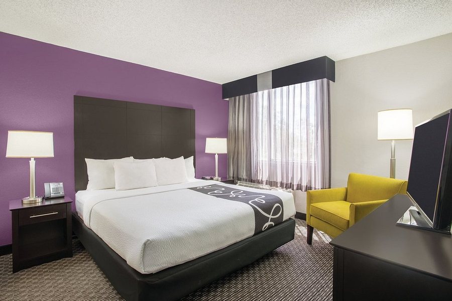 La Quinta by Wyndham Fort Lauderdale Pompano Beach — Guest room