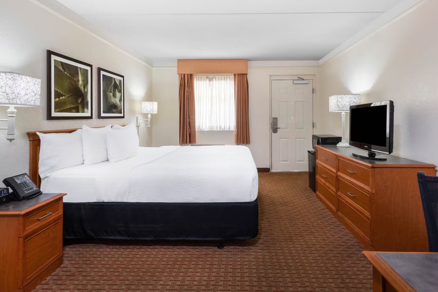 La Quinta East Deerfield Beach Boca Raton — Guest room