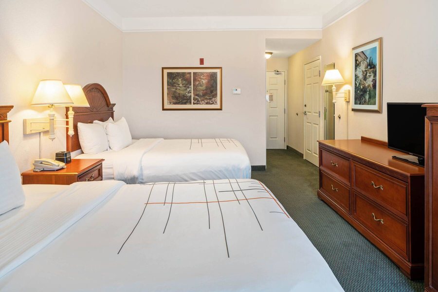 La Quinta Inn and Suites Fort Myers I 75 — Guest room