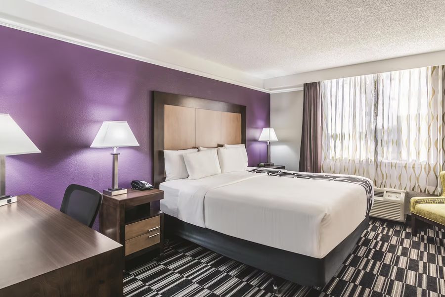 La Quinta Inn by Wyndham Jupiter — Guest room