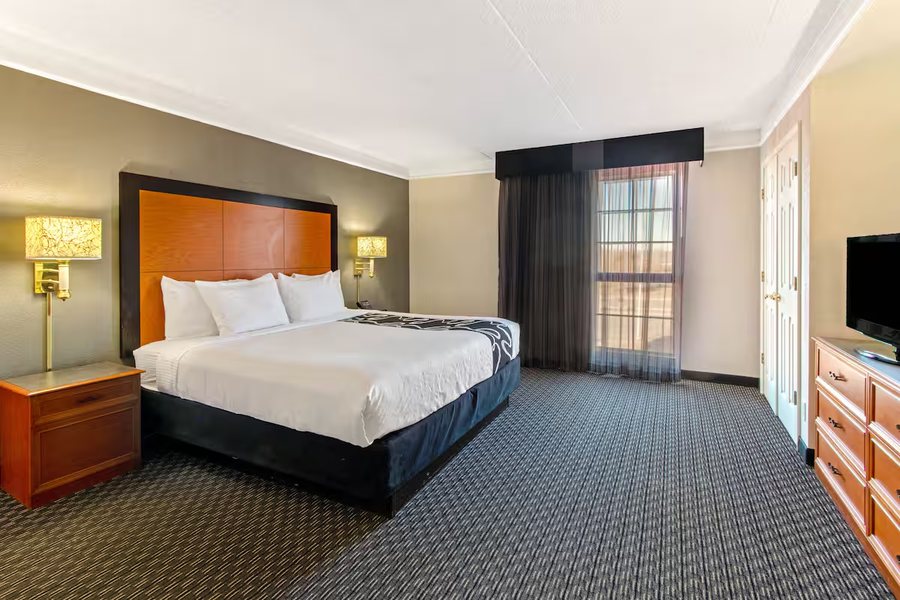 La Quinta Inn By Wyndham Santa Fe — Guest room