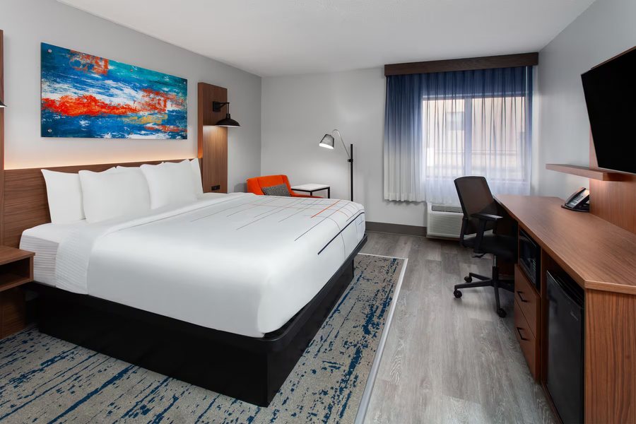 La Quinta Inn by Wyndham Wausau — Guest room