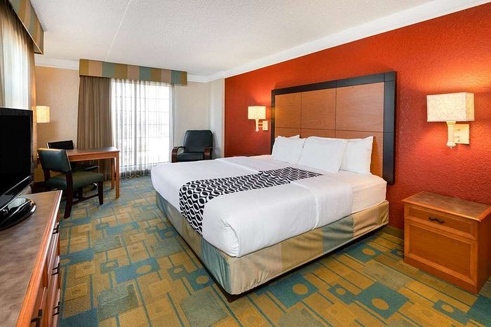 La Quinta Inn Suites By Wyndham Amarillo West Medical Center — Guest room