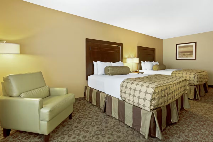 La Quinta Inn Suites by Wyndham Dickinson — Guest room