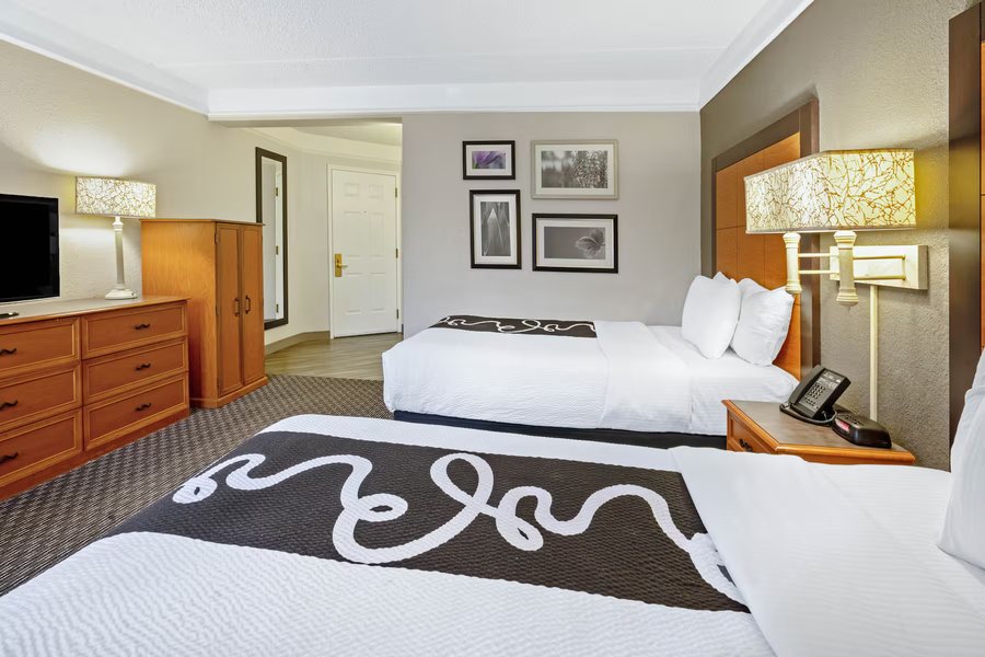 La Quinta Inn Suites by Wyndham Houston West Park 10 — Guest room