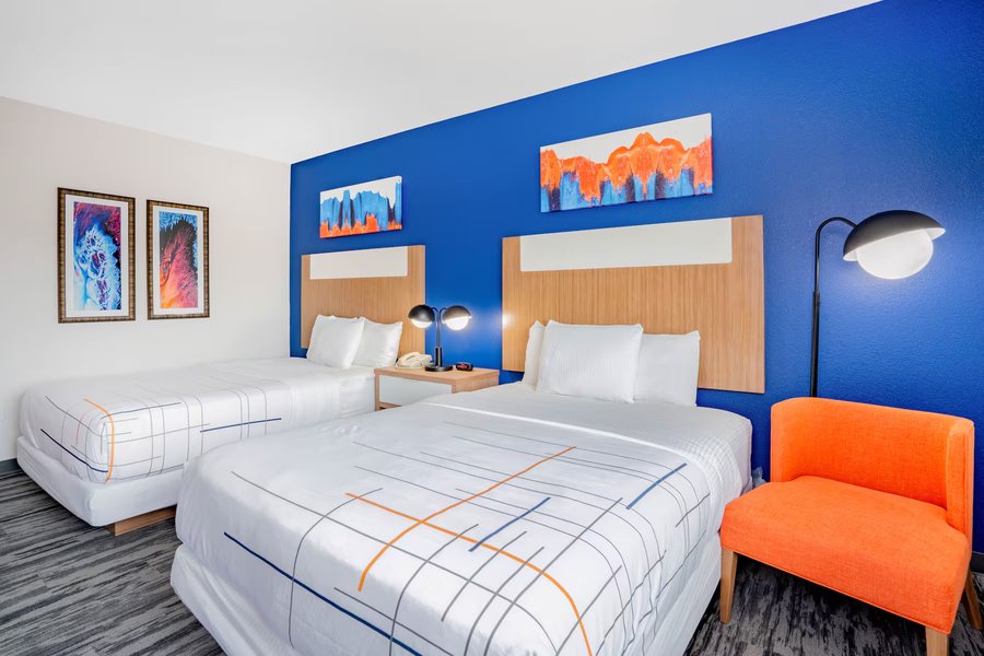 La Quinta Inn Suites by Wyndham Katy — Guest room