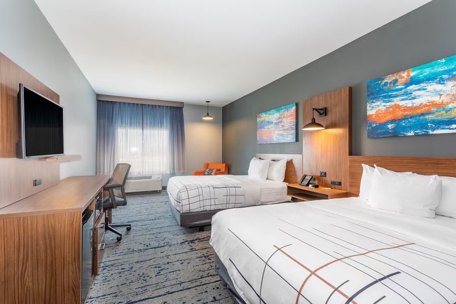 La Quinta Inn Suites by Wyndham Limon Limon Colorado — Guest room