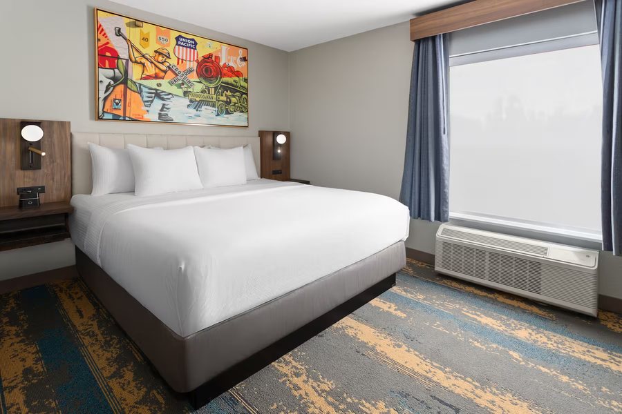 La Quinta Inn Suites by Wyndham Memphis I 240 — Guest room