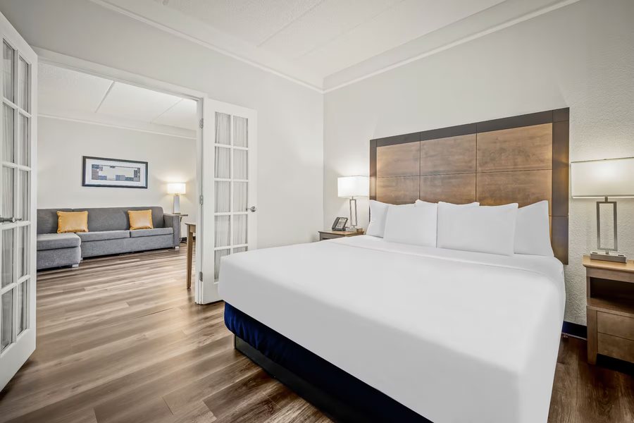 La Quinta Inn Suites by Wyndham Miami Airport West Miami Florida — Guest room